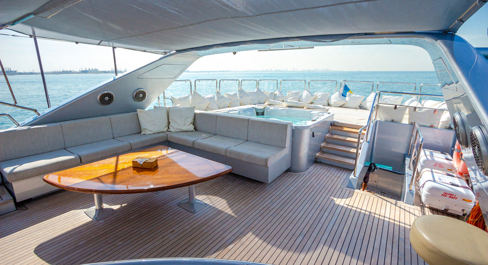 hire Elite Stealth Riva 110 Yacht dubai