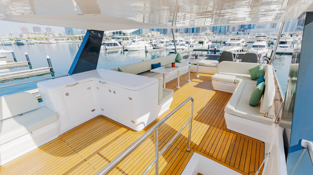 charter Deluxe Pearl Horizon 70 catamaran dubai