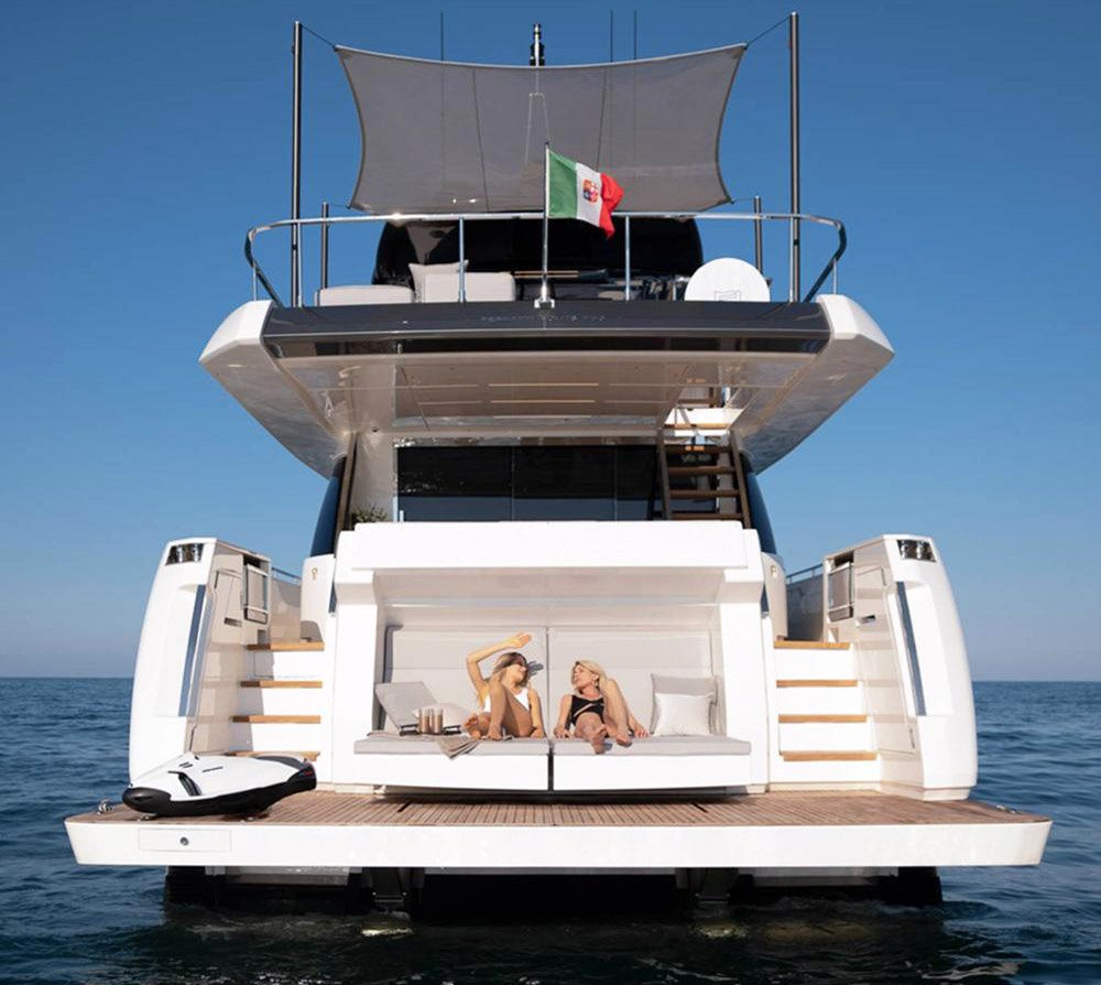 charter Ferretti 78 boat dubai