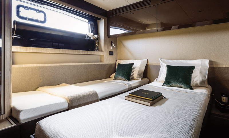 арендовать яхту azimut atlantis 15m Айя Напа