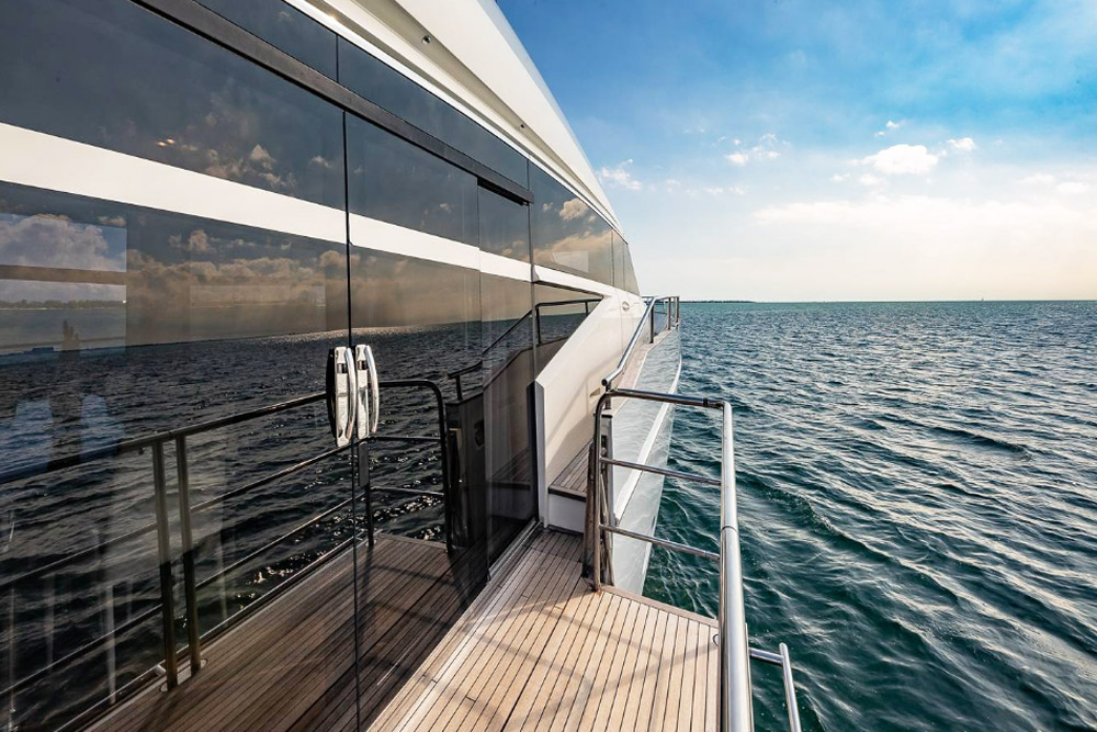 rental yacht with flybrige princess 88 cyprus